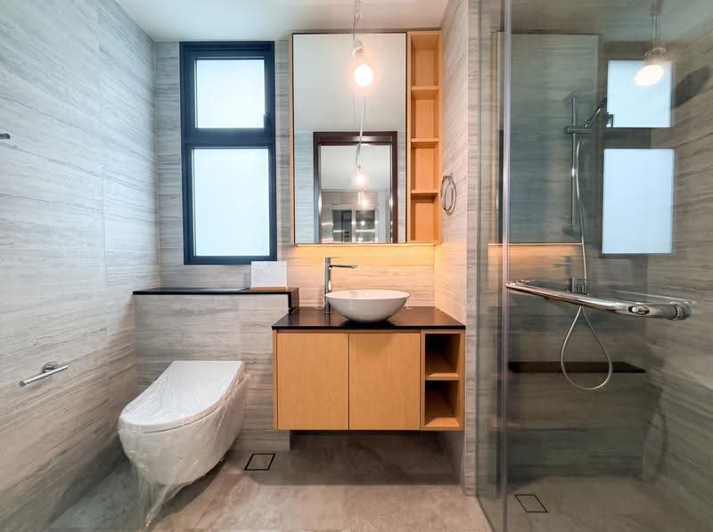 Belgravia Ace, Belgravia Drive, Seletar / Yio Chu Kang, 5 Bedrooms, 4,058 sqft, Semi-Detached House For Sale, by Chloe Lim, 500287335 - Bathroom - PropertyGuru.com.sg