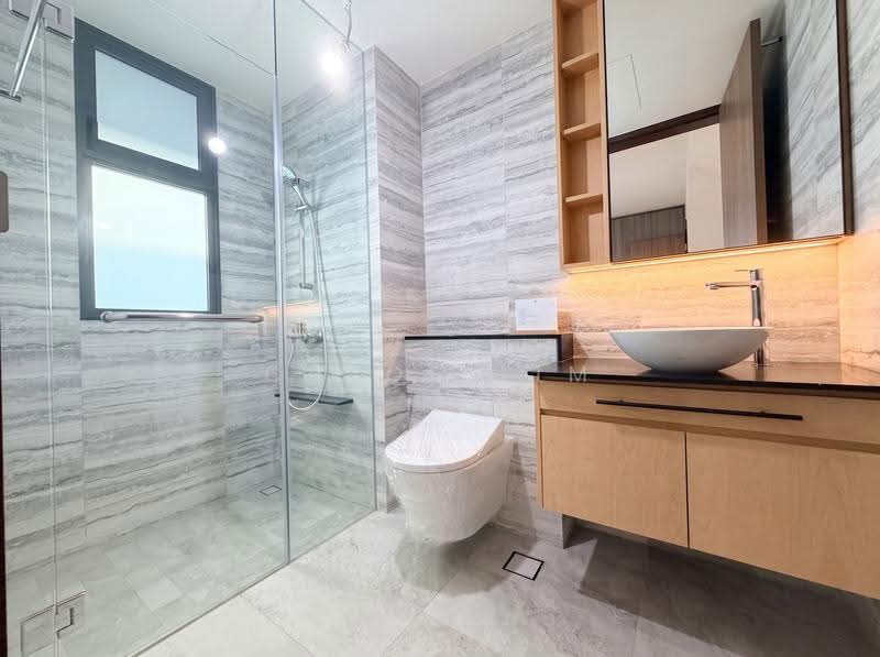 Belgravia Ace, Belgravia Drive, Seletar / Yio Chu Kang, 5 Bedrooms, 4,058 sqft, Semi-Detached House For Sale, by Chloe Lim, 500287335 - Bathroom - PropertyGuru.com.sg