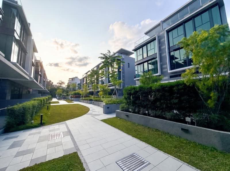 Belgravia Ace, Belgravia Drive, Seletar / Yio Chu Kang, 5 Bedrooms, 4,058 sqft, Semi-Detached House For Sale, by Chloe Lim, 500287335 - Exterior - PropertyGuru.com.sg