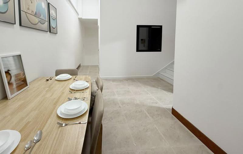 Westville, 12 Westwood Terrace, Boon Lay / Jurong / Tuas, Room Rental, 155 sqft, Terraced House For Rent, by Jeron Lee, 500287338 - Dining Room - PropertyGuru.com.sg