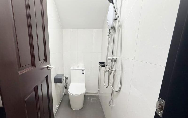 Westville, 12 Westwood Terrace, Boon Lay / Jurong / Tuas, Studio, 165 sqft, Terraced House For Rent, by Jeron Lee, 500287340 - Bathroom - PropertyGuru.com.sg