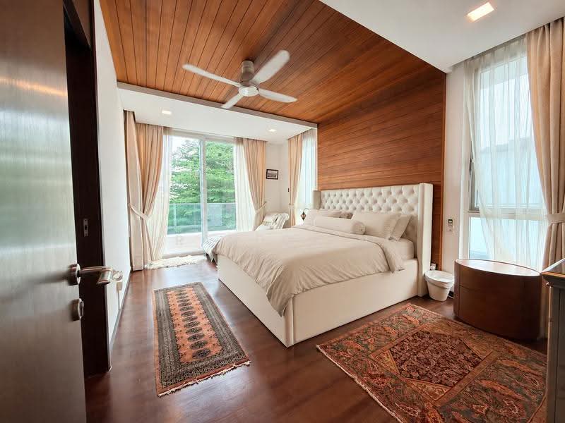 **LANDED7772** @ RARE DESIGNER SEA-VIEW SANCTUARY, Pasir Ris / Tampines, 8 Bedrooms, 7,000 sqft, Semi-Detached House For Sale, by Brandon Ng, 500287350 - Bedroom - PropertyGuru.com.sg