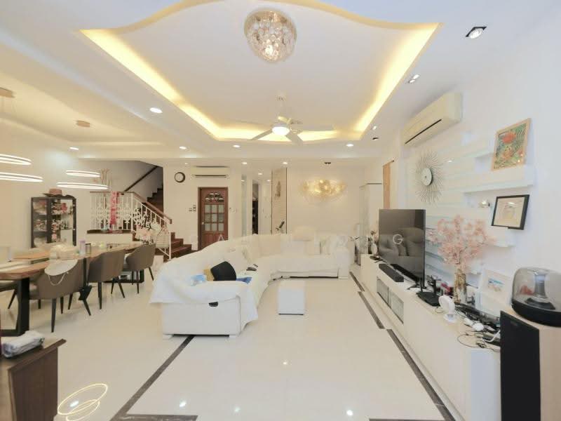 Spacious Family Home With Granny Room Near MRT And 2 Car Parking, Bedok / Upper East Coast, 6 Bedrooms, 4,500 sqft, Terraced House For Sale, by Micah Leong, 500287354 - Living Room - PropertyGuru.com.sg