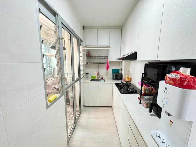 102B Canberra Street, 102B Canberra Street, Sembawang / Yishun, 2 Bedrooms, 743 sqft, HDB Flat For Sale, by Amir Zalani, 500287358 - Kitchen - PropertyGuru.com.sg