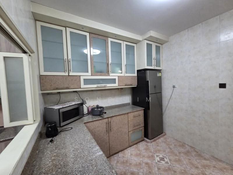 Lorong Lew Lian, Lorong Lew Lian, Lorong Ong Lye, Serangoon Central, Pillia Rd, Serangoon Ave 1, Hougang / Punggol / Sengkang, Room Rental, 100 sqft, Semi-Detached House For Rent, by Song Lim, 500287362 - Kitchen - PropertyGuru.com.sg