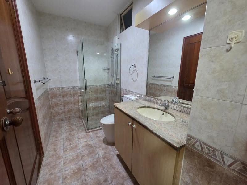 lorong lew lian, Lorong Lew Lian, Lorong Ong Lye, Serangoon Central, Pillia Rd, Serangoon Ave 1, Hougang / Punggol / Sengkang, Room Rental, 200 sqft, Semi-Detached House For Rent, by Song Lim, 500287366 - Bathroom - PropertyGuru.com.sg