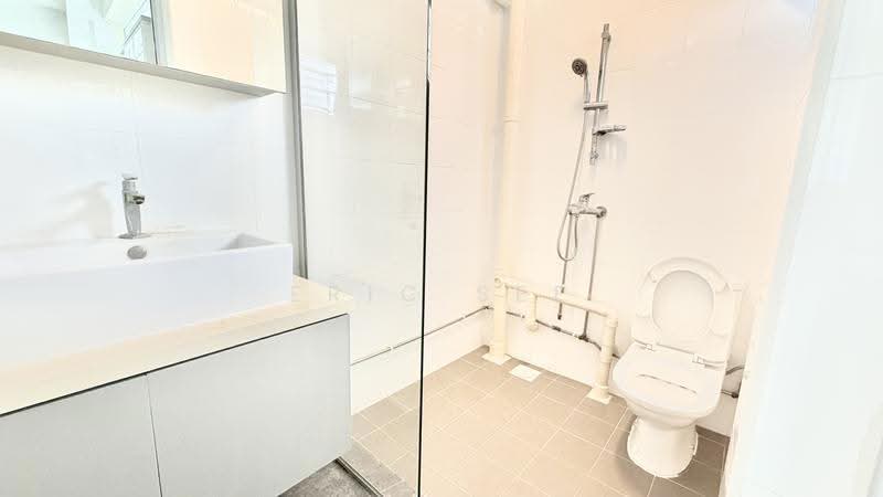 151 Ang Mo Kio Avenue 5, 151 Ang Mo Kio Avenue 5, Ang Mo Kio / Bishan / Thomson, 2 Bedrooms, 883 sqft, HDB Flat For Rent, by Eric See, 500287393 - Attached Bathroom - PropertyGuru.com.sg