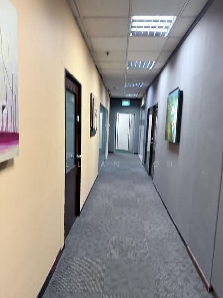 Skyline Building, 192 Waterloo Street, Beach Road / Bugis / Rochor, 650 sqft, Office For Rent, by Lillian Koh, 500287403 - Corridor - CommercialGuru.com.sg