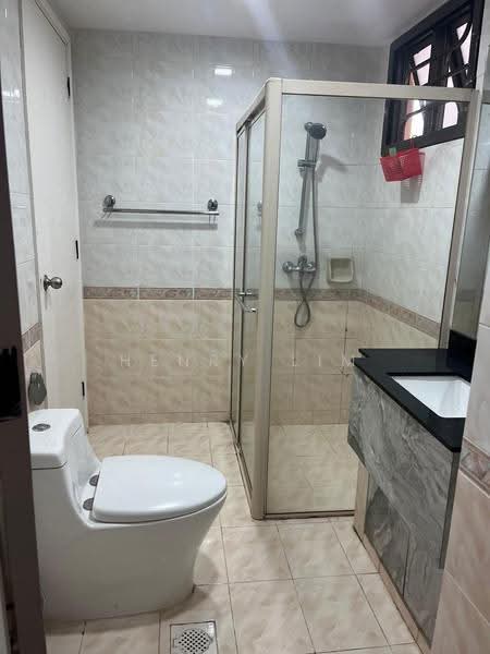 Chuan Villas, Chuan Close, Hougang / Punggol / Sengkang, Room Rental, 350 sqft, Terraced House For Rent, by Henry Lim, 500287404 - Bathroom - PropertyGuru.com.sg
