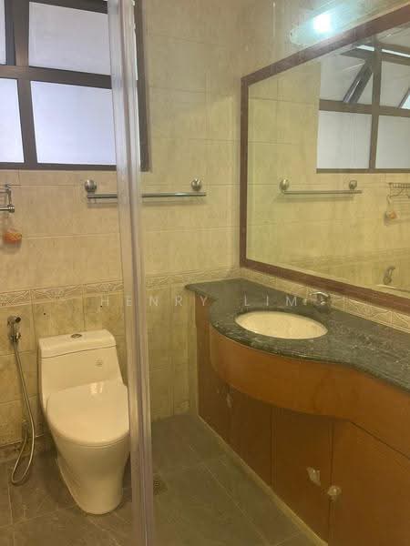 Chuan Ville, Chuan Link, Hougang / Punggol / Sengkang, Room Rental, 350 sqft, Terraced House For Rent, by Henry Lim, 500287407 - Bathroom - PropertyGuru.com.sg