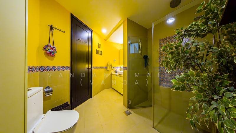 Costa Rhu, 1 Rhu Cross, East Coast / Marine Parade, 4 Bedrooms, 2,056 sqft, Condominium For Sale, by Vandana Malik (Vanda), 500287441 - Bathroom - PropertyGuru.com.sg