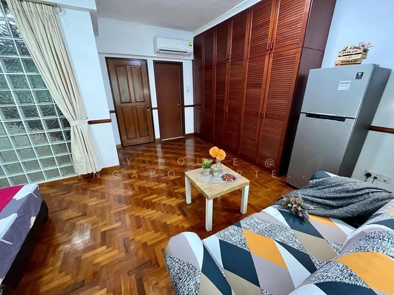 Simei/Expo MRT Terrace house Master room for rent, Upper Changi road, Bedok / Upper East Coast, Room Rental, 293 sqft, Terraced House For Rent, by Desmond, 500287447 - PropertyGuru.com.sg