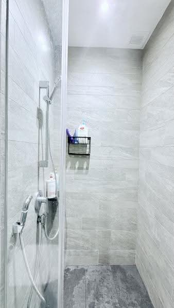 Parc Komo, 959 Upper Changi Road North, Changi Airport / Changi Village, 3 Bedrooms, 969 sqft, Condominium For Sale, by Don Chua, 500287458 - Bathroom - PropertyGuru.com.sg