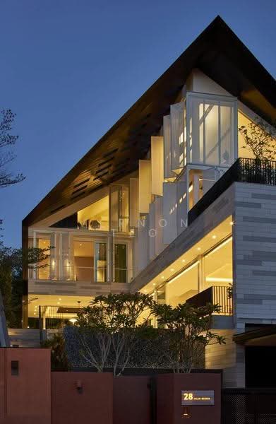 Magazine-Featured Architectural Bungalow in Trevose / Dunearn / Kheam Hock vicinity, Newton / Novena, 6 Bedrooms, 8,813 sqft, Bungalow House For Sale, by Vernon Teo, 500287462 - Exterior - PropertyGuru.com.sg