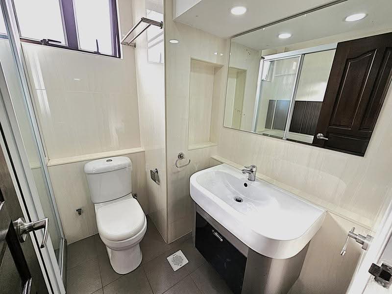 Kensington Park, 10 Kensington Park Drive, Hougang / Punggol / Sengkang, 4 Bedrooms, 1,660 sqft, Condominium For Rent, by Shelly Koh, 500287480 - Bathroom - PropertyGuru.com.sg