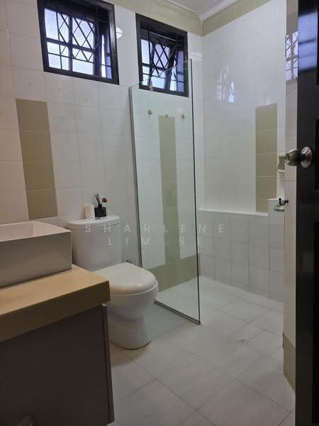 Opera Estate, Jalan Bangsawan, East Coast / Marine Parade, Room Rental, 250 sqft, Corner Terrace For Rent, by Sharlene Lim SL, 500287490 - Bathroom - PropertyGuru.com.sg
