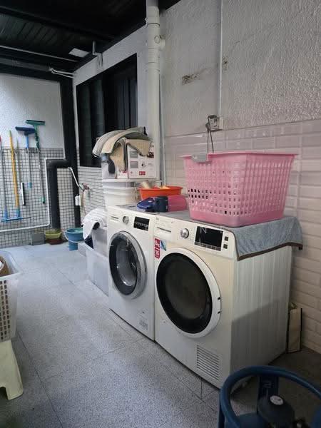Opera Estate, Jalan Bangsawan, East Coast / Marine Parade, Room Rental, 250 sqft, Corner Terrace For Rent, by Sharlene Lim SL, 500287490 - Laundry Area - PropertyGuru.com.sg