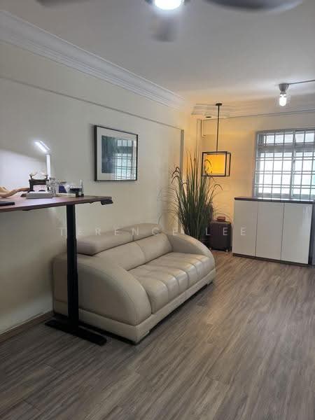 102 Woodlands Street 13, 102 Woodlands Street 13, Admiralty / Woodlands, 2 Bedrooms, 721 sqft, HDB Flat For Rent, by Terence Lee, 500287492 - Living Room - PropertyGuru.com.sg