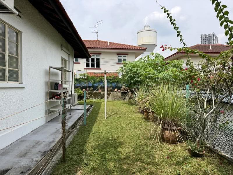 53 Chestnut Crescent, Chestnut Crescent, Dairy Farm / Bukit Panjang / Choa Chu Kang, 5 Bedrooms, 3,000 sqft, Detached House For Sale, by Halim Gafoor, 500287493 - Exterior - PropertyGuru.com.sg