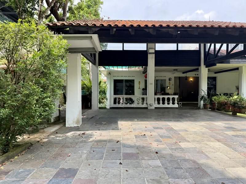 53 Chestnut Crescent, Chestnut Crescent, Dairy Farm / Bukit Panjang / Choa Chu Kang, 5 Bedrooms, 3,000 sqft, Detached House For Sale, by Halim Gafoor, 500287493 - Exterior - PropertyGuru.com.sg