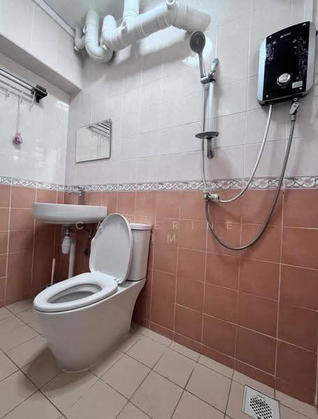 260A Sengkang East Way, 260A Sengkang East Way, Hougang / Punggol / Sengkang, 3 Bedrooms, 969 sqft, HDB Flat For Rent, by Catherine Lim, 500287528 - Bathroom - PropertyGuru.com.sg