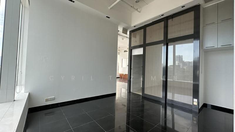 The Central, 6 Eu Tong Sen Street, Boat Quay / Raffles Place / Marina, 1,216 sqft, Office For Sale, by Cyril Tuzemen, 500287550 - Interior - CommercialGuru.com.sg