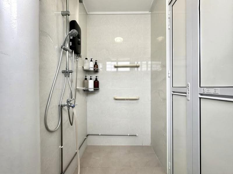 234 Bukit Panjang Ring Road, 234 Bukit Panjang Ring Road, Dairy Farm / Bukit Panjang / Choa Chu Kang, 3 Bedrooms, 1,141 sqft, HDB Flat For Sale, by Joanna Chung, 500287562 - Bathroom - PropertyGuru.com.sg