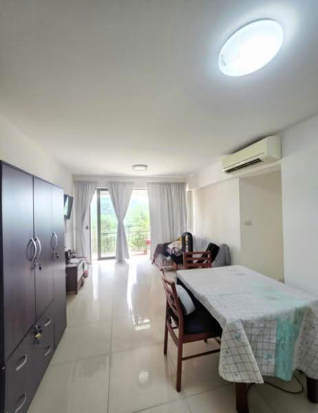 348B Yishun Avenue 11, 348B Yishun Avenue 11, Sembawang / Yishun, 4 Bedrooms, 1,300 sqft, HDB Flat For Sale, by Tham C K, 500287563 - Living Room - PropertyGuru.com.sg