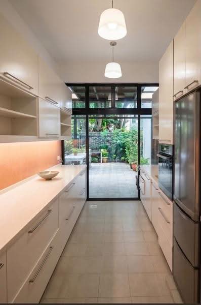 Jalan mutiara inter terrace, jalan mutiara, Orchard / River Valley, 4 Bedrooms, 2,400 sqft, Terraced House For Rent, by Anthea Yeo 杨丽娇, 500287575 - Kitchen - PropertyGuru.com.sg
