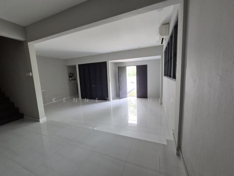 Jalan Segam, Jalan Segam, Bedok / Upper East Coast, 4 Bedrooms, 2,700 sqft, Semi-Detached House For Rent, by Kenneth Chua, 500287576 - Living Room - PropertyGuru.com.sg