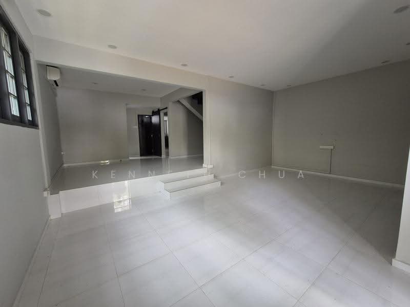 Jalan Segam, Jalan Segam, Bedok / Upper East Coast, 4 Bedrooms, 2,700 sqft, Semi-Detached House For Rent, by Kenneth Chua, 500287576 - Living Room - PropertyGuru.com.sg