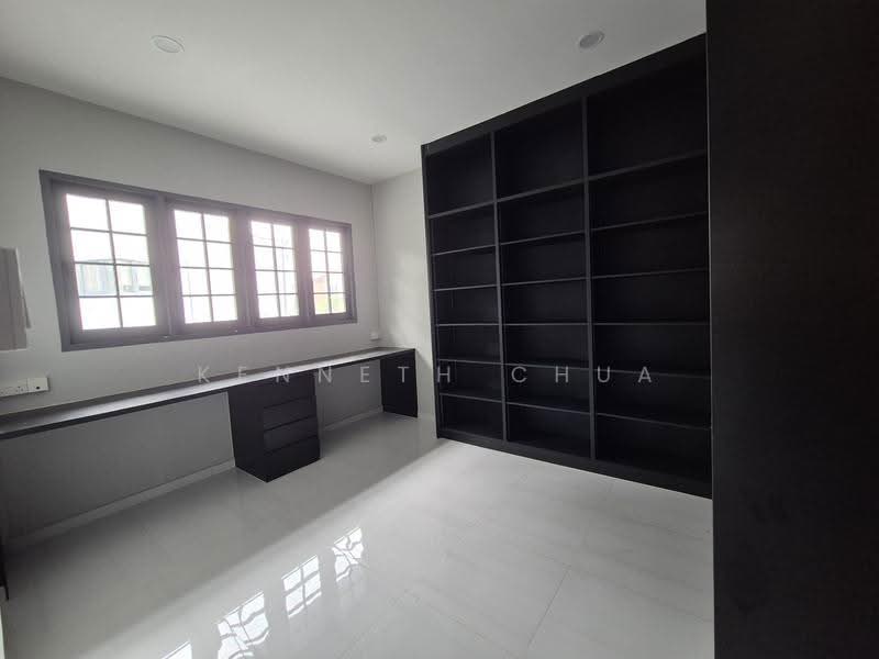 Jalan Segam, Jalan Segam, Bedok / Upper East Coast, 4 Bedrooms, 2,700 sqft, Semi-Detached House For Rent, by Kenneth Chua, 500287576 - Study - PropertyGuru.com.sg