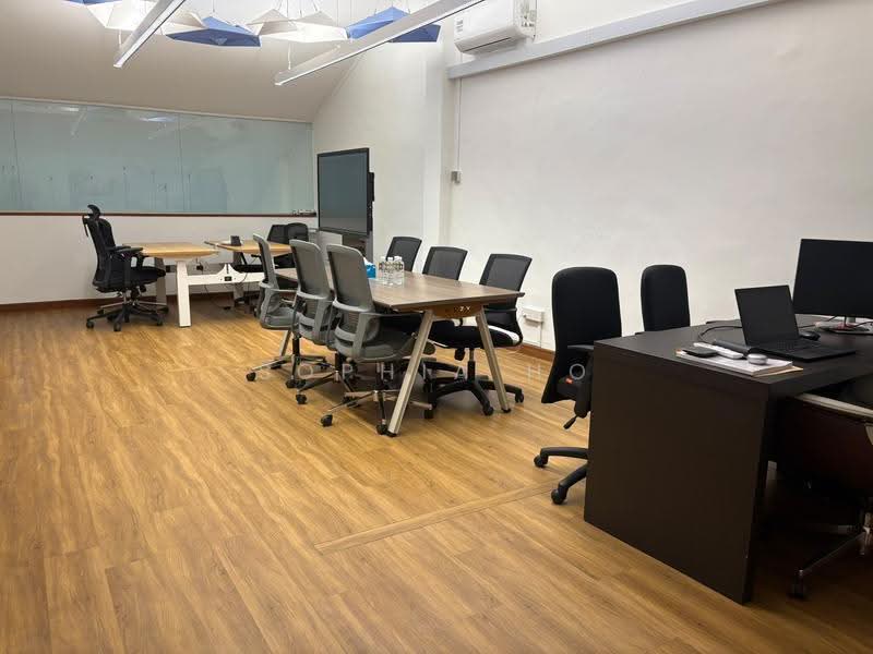 Tanjong Pagar! Stylish-fitted shophouse office. MRT MRT, Bukit Pasoh Road, Tanjong Pagar Road, Keong Saik Road, Boat Quay / Raffles Place / Marina, 1,600 sqft, Office For Rent, by Sophia Ho, 500287582 - Study - CommercialGuru.com.sg