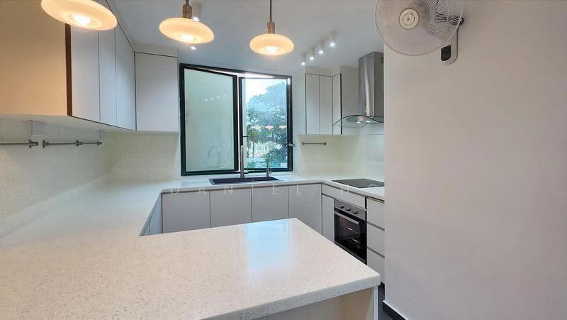 Pebble Bay, 130 Tanjong Rhu Road, East Coast / Marine Parade, 2 Bedrooms, 1,302 sqft, Condominium For Sale, by Daniel Ho, 500287588 - Kitchen - PropertyGuru.com.sg