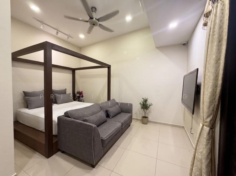 Tai Hwan Garden, Tai Hwan Heights, Hougang / Punggol / Sengkang, 7 Bedrooms, 15,000 sqft, Terraced House For Sale, by PRISCILLA LEONG LIYI, 500287601 - Master Bedroom - PropertyGuru.com.sg