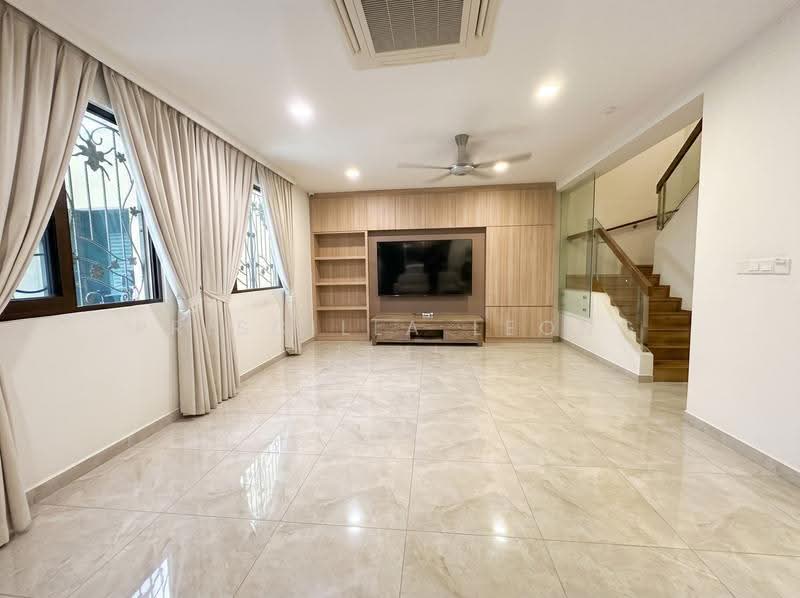 Tai Hwan Garden, Tai Hwan Heights, Hougang / Punggol / Sengkang, 7 Bedrooms, 15,000 sqft, Terraced House For Sale, by PRISCILLA LEONG LIYI, 500287601 - Living Room - PropertyGuru.com.sg