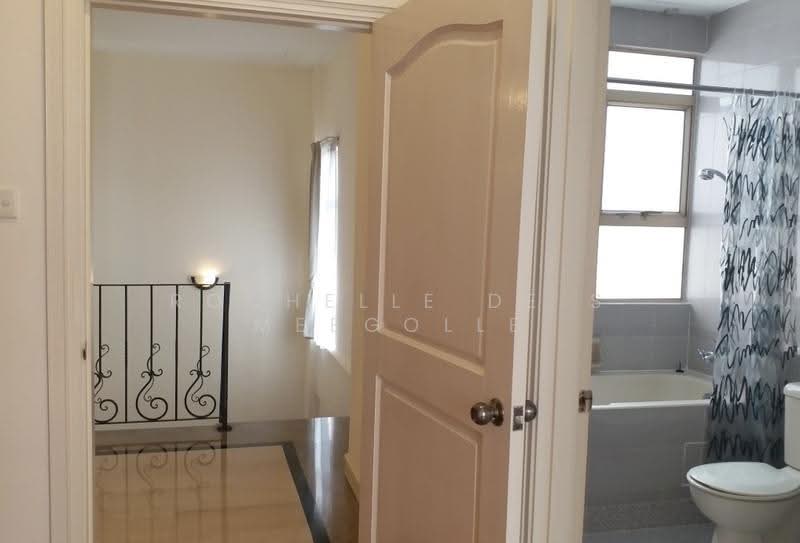 Leonie Condotel, 2 Leonie Hill Road, Orchard / River Valley, 4 Bedrooms, 4,843 sqft, Condominium For Rent, by Rochelle De S Meegolle, 500287604 - Bathroom - PropertyGuru.com.sg