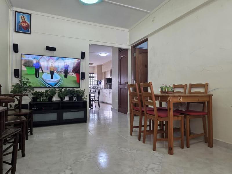 109 Tampines Street 11, 109 Tampines Street 11, Pasir Ris / Tampines, 2 Bedrooms, 796 sqft, HDB Flat For Rent, by Phua Wee Chuan, 500287605 - Living Room - PropertyGuru.com.sg