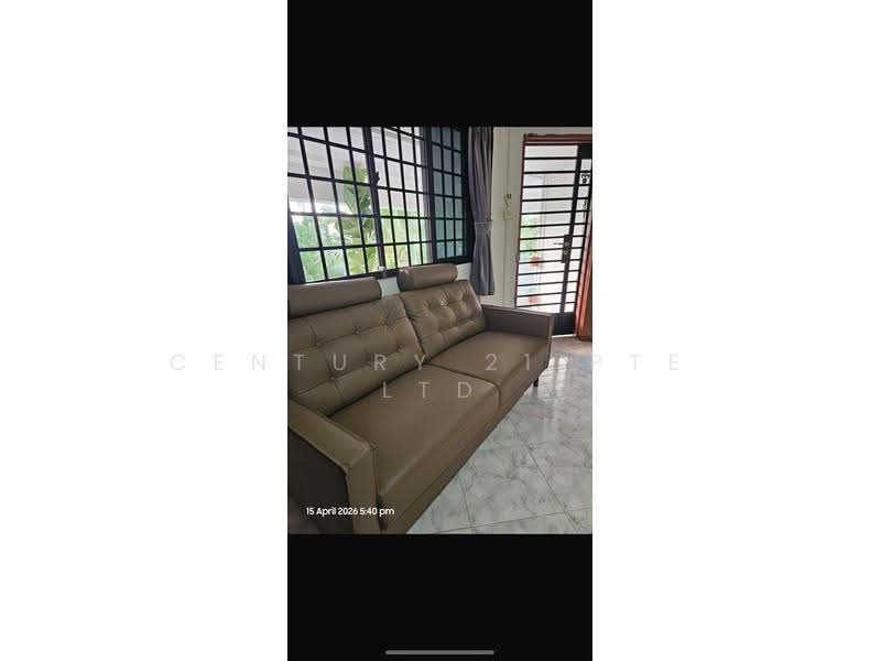 230 Bukit Batok East Avenue 3, 230 Bukit Batok East Avenue 3, Dairy Farm / Bukit Panjang / Choa Chu Kang, Room Rental, 300 sqft, HDB Flat For Rent, by CHRISTOPHER, 500287610 - Living Room - PropertyGuru.com.sg