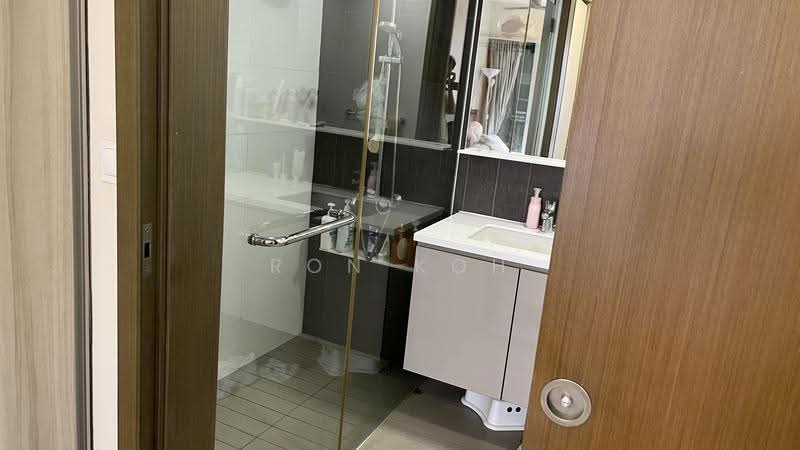 CityLife @ Tampines, 57 Tampines Central 7, Pasir Ris / Tampines, 3 Bedrooms, 1,130 sqft, Condominium For Sale, by Ron Koh, 500287641 - Bathroom - PropertyGuru.com.sg