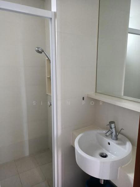 City Square Residences, 14 Kitchener Link, Farrer Park / Serangoon Rd, 2 Bedrooms, 840 sqft, Condominium For Sale, by Simon Por, 500287650 - Bathroom - PropertyGuru.com.sg