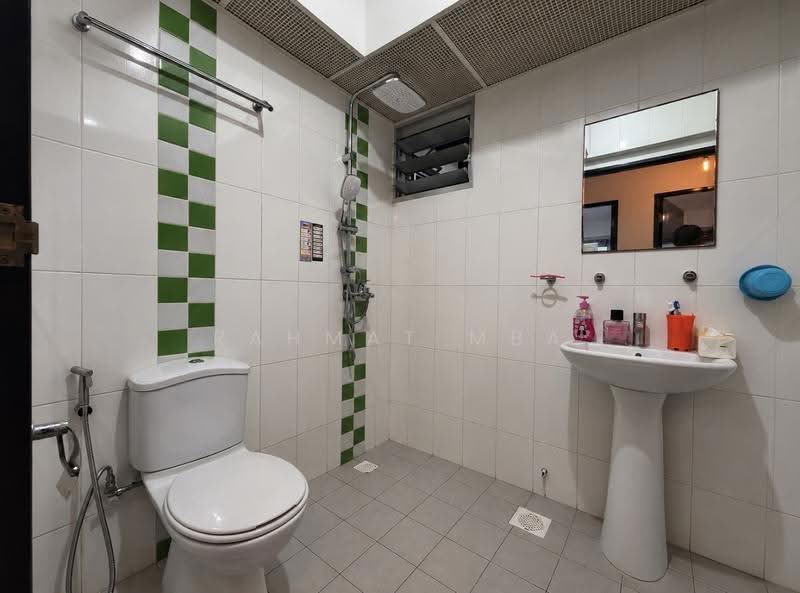 329B Anchorvale Street, 329B Anchorvale Street, Hougang / Punggol / Sengkang, 3 Bedrooms, 990 sqft, HDB Flat For Sale, by Rahmat MBA, 500287684 - Common Bathroom - PropertyGuru.com.sg