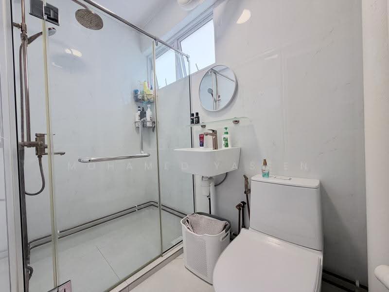 294 Tampines Street 22, 294 Tampines Street 22, Pasir Ris / Tampines, 3 Bedrooms, 1,302 sqft, HDB Flat For Sale, by Mohamed Yaseen, 500287686 - Bathroom - PropertyGuru.com.sg