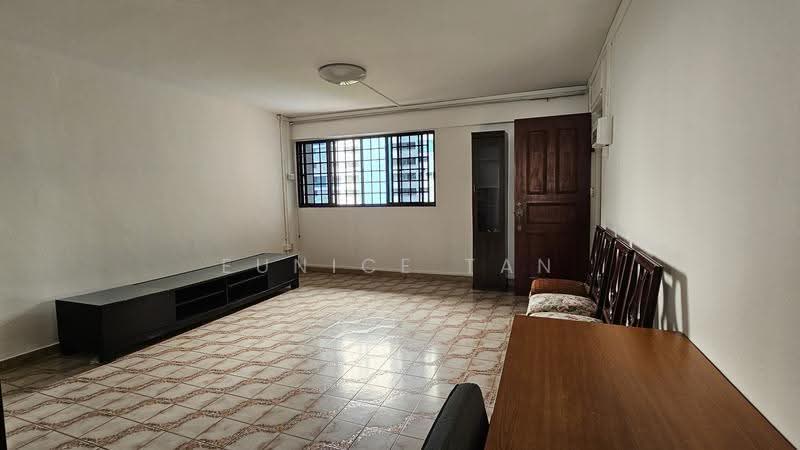 546 Ang Mo Kio Avenue 10, 546 Ang Mo Kio Avenue 10, Ang Mo Kio / Bishan / Thomson, 3 Bedrooms, 1,003 sqft, HDB Flat For Rent, by Eunice Tan, 500287687 - Living Room - PropertyGuru.com.sg