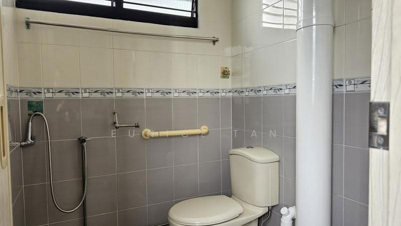 546 Ang Mo Kio Avenue 10, 546 Ang Mo Kio Avenue 10, Ang Mo Kio / Bishan / Thomson, 3 Bedrooms, 1,003 sqft, HDB Flat For Rent, by Eunice Tan, 500287687 - Bathroom - PropertyGuru.com.sg