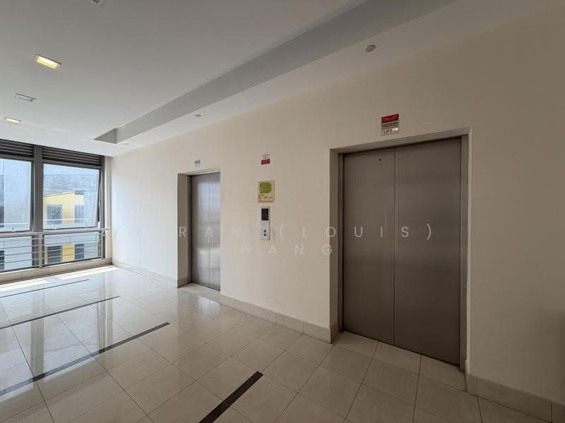 The Spire, 10 Bukit Batok Crescent, Dairy Farm / Bukit Panjang / Choa Chu Kang, 1,539 sqft, Light Industrial (B1) For Sale, by Yi Ran (Louis) Zhang, 500287692 - Corridor - CommercialGuru.com.sg