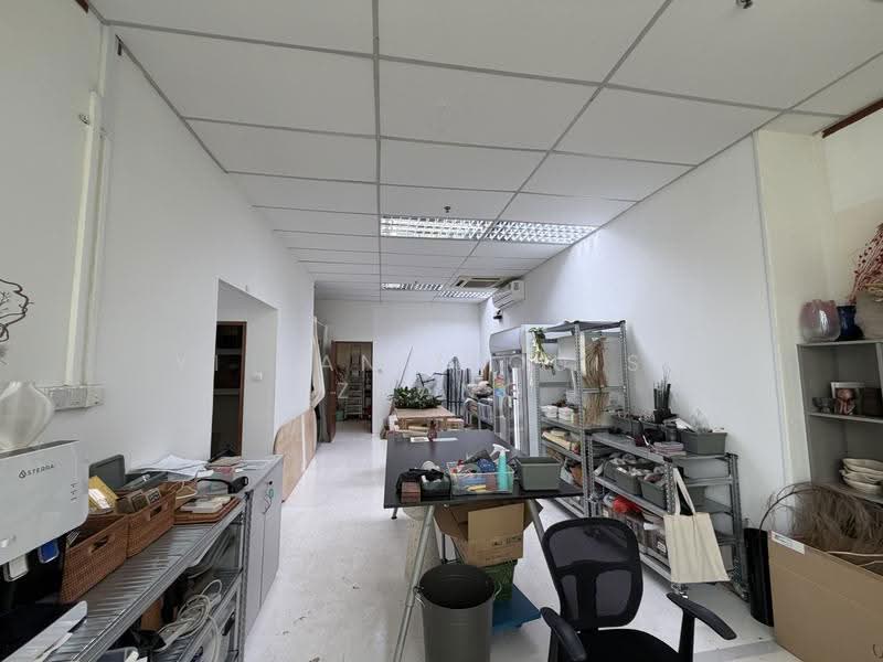 The Spire, 10 Bukit Batok Crescent, Dairy Farm / Bukit Panjang / Choa Chu Kang, 1,539 sqft, Light Industrial (B1) For Sale, by Yi Ran (Louis) Zhang, 500287692 - Interior - CommercialGuru.com.sg