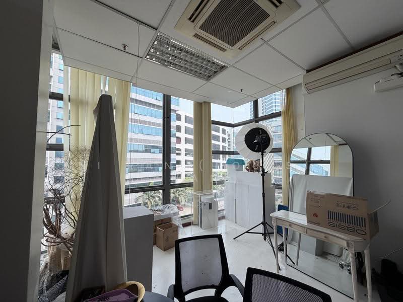 The Spire, 10 Bukit Batok Crescent, Dairy Farm / Bukit Panjang / Choa Chu Kang, 1,539 sqft, Light Industrial (B1) For Sale, by Yi Ran (Louis) Zhang, 500287692 - View - CommercialGuru.com.sg