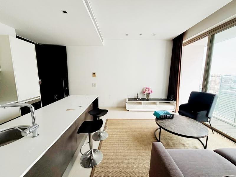 Scotts Square, 6 Scotts Road, Orchard / River Valley, 1 Bedroom, 624 sqft, Condominium For Sale, by Knight Frank Singapore, 500287717 - Living Room - PropertyGuru.com.sg
