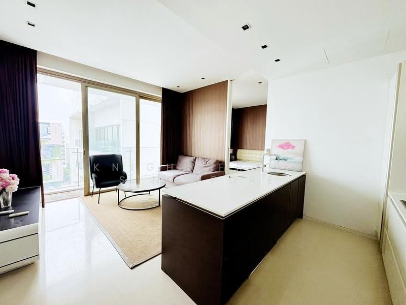 Scotts Square, 6 Scotts Road, Orchard / River Valley, 1 Bedroom, 624 sqft, Condominium For Sale, by Knight Frank Singapore, 500287717 - Living Room - PropertyGuru.com.sg